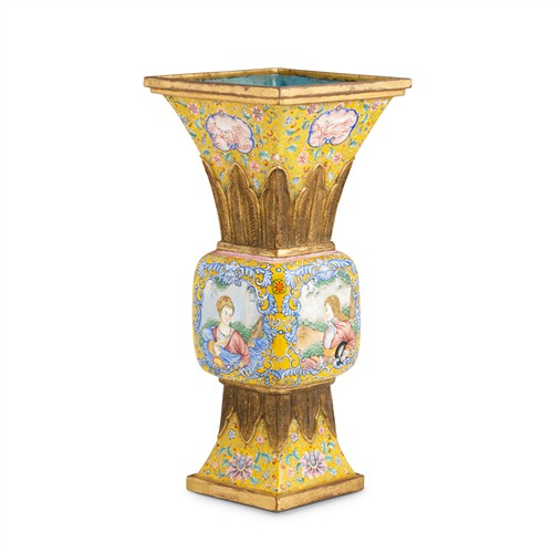 44 · A CHINESE PAINTED ENAMEL SQUARE VASE, FANG QU, QIANGLONG MARK, LATE 19TH/EARLY 20TH CENTURY