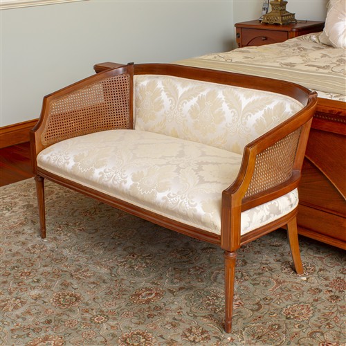 10 · AN ANTIQUE STYLE TIMBER BENCH