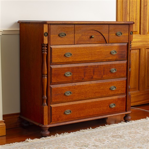 13 · A CHEST OF DRAWERS BY WENTWORTH