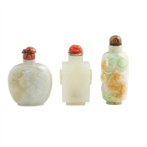 THREE CHINESE JADE AND JADEITE SNUFF BOTTLES, QING DYNASTY (1644 - 1911)