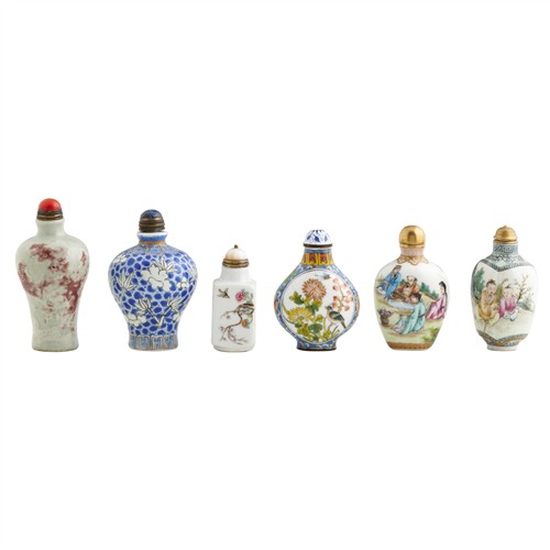 A GROUP OF SIX CHINESE PORCELAIN SNUFF BOTTLES, QING DYNASTY (164 - 1911)
