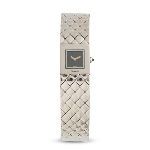 62 · CHANEL MATELASSE A STAINLESS STEEL BRACELET WATCH 1993