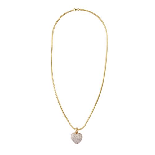 19 · DIAMOND HEART PENDANT