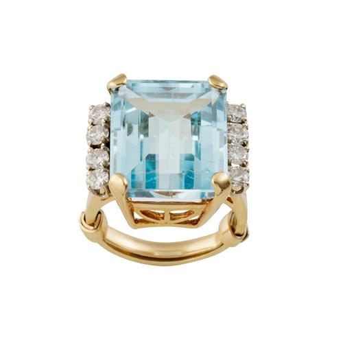 10 · AQUAMARINE AND DIAMOND RING