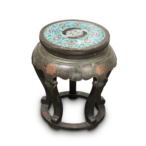 35 · AN ANTIQUE CHINESE LACQUERED WOOD AND CLOISONNE STAND Second half 19th century Please see important information below regarding coll...