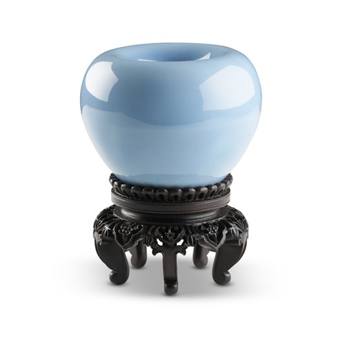 25 · A CHINESE CLAIR-DE-LUNE GLAZED APPLE-FORM WATER POT, KANGXI MARK, QING DYNASTY (1644 - 1911)