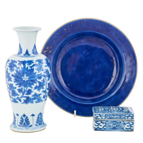 80 · THREE ITEMS OF CHINESE PORCELAIN